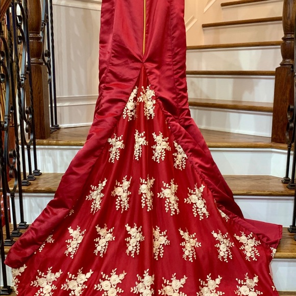 Evening Gown - Picture 2 of 4